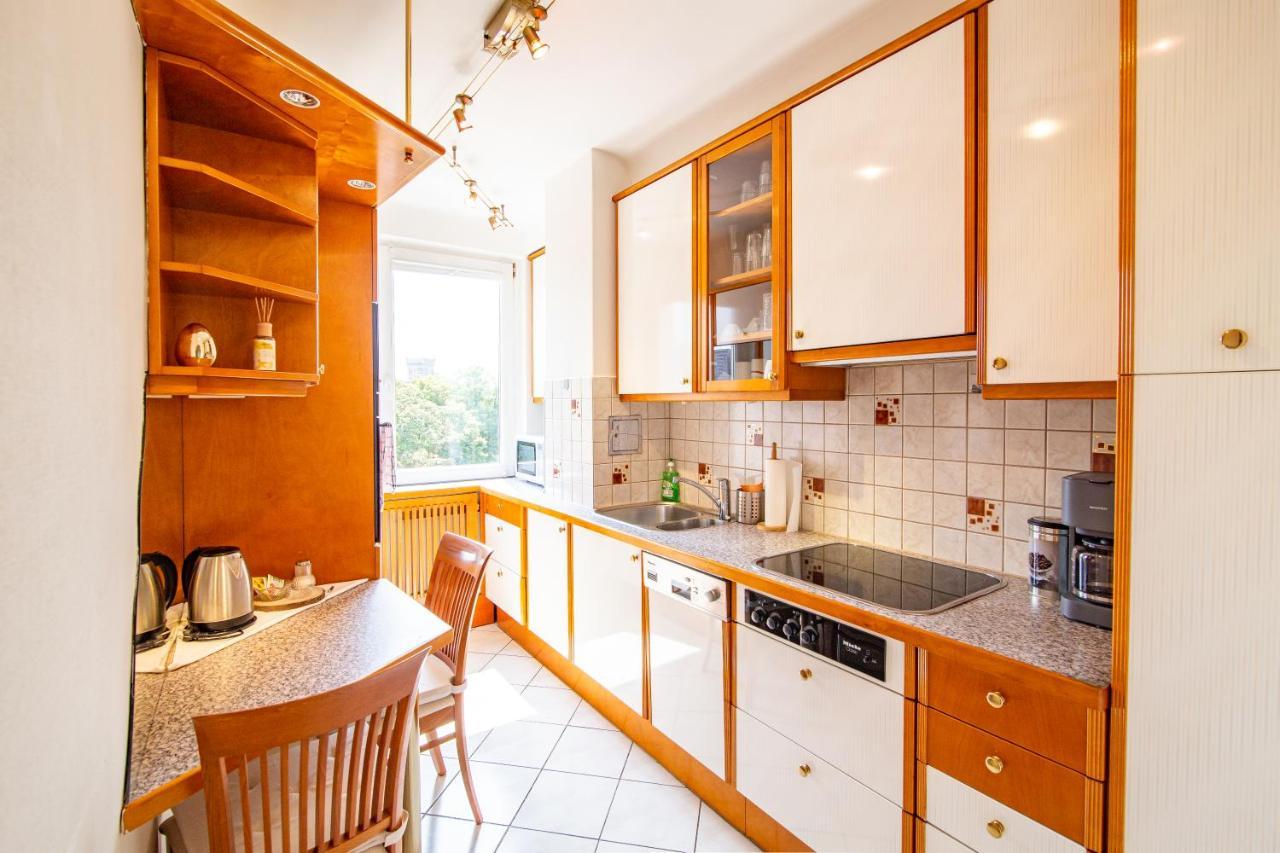 Best Rated Central Apartment Vienna - Ac, Wifi, 24H7Days Self Check-In, Board Games, Netflix Экстерьер фото